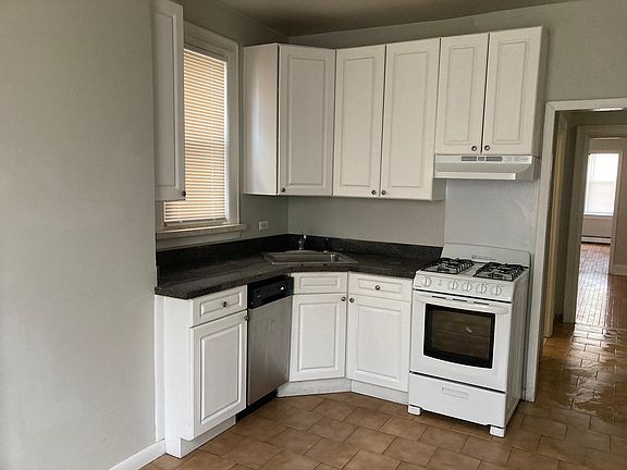 4th image of 235 Liberty Ave