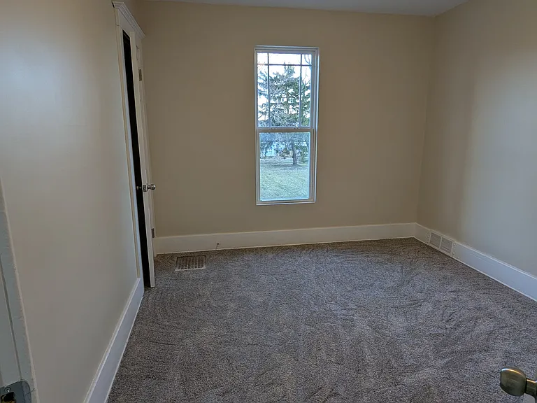 2956 Lothrop St — Photo 6