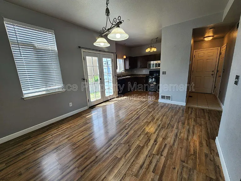 10154 Wyandott Cir N — Photo 7