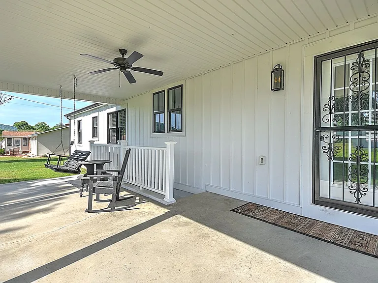 403 Silver Lake Rd — Photo 44