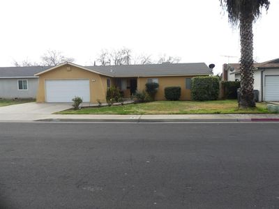 128 W Indianapolis Ave, Clovis, CA, 93612
