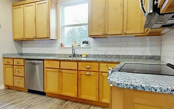 5th image of 9252 Joy Rd