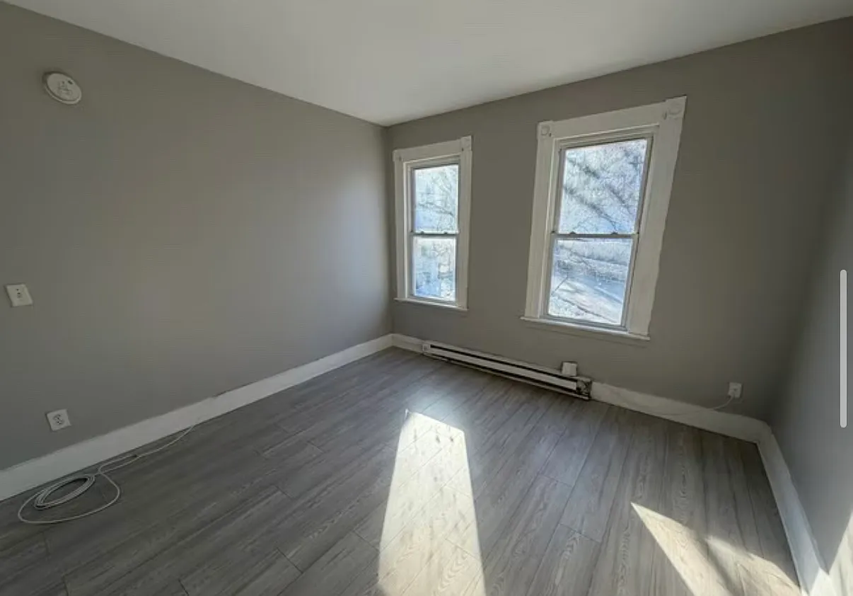 4 bed, $1,600 — Photo 4