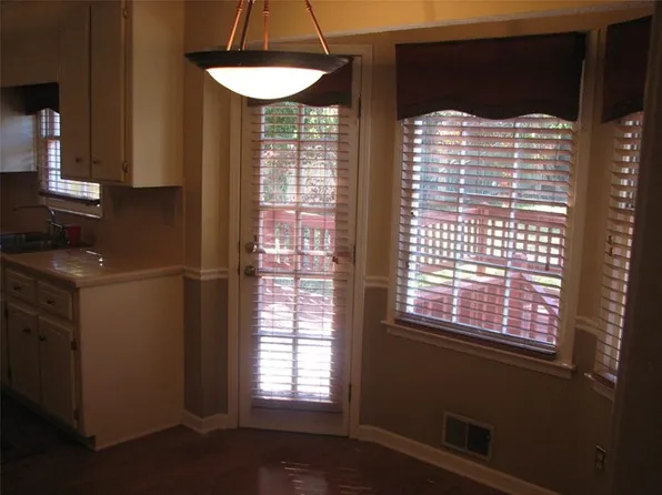 1636 Longwood Dr, Marietta, GA 30008