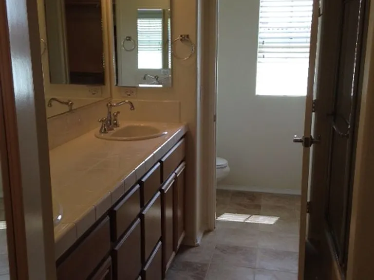 40211 Rosewell Ct — Photo 8