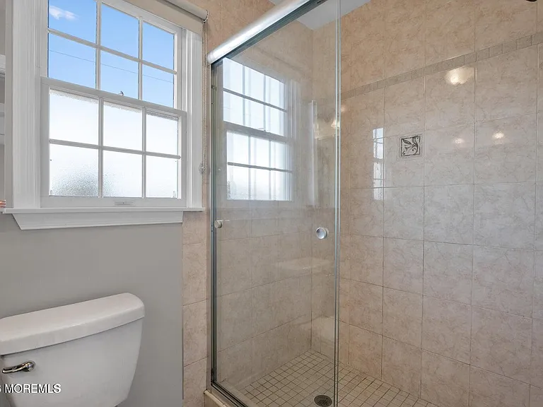 401 Spruce St — Photo 14