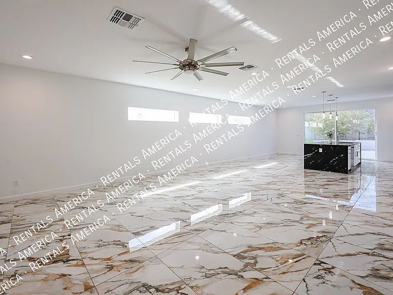 347 E La Mirada Dr — Photo 8