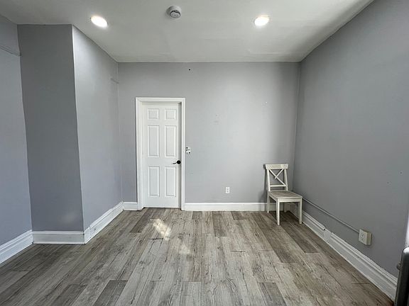4th image of 319 Summit Ave #14Q