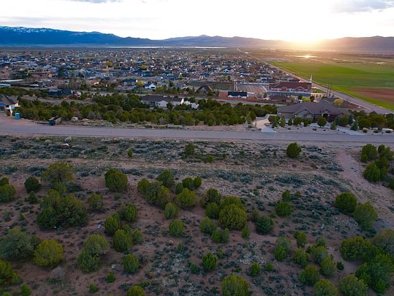 4th image of 879 S Panorama Dr