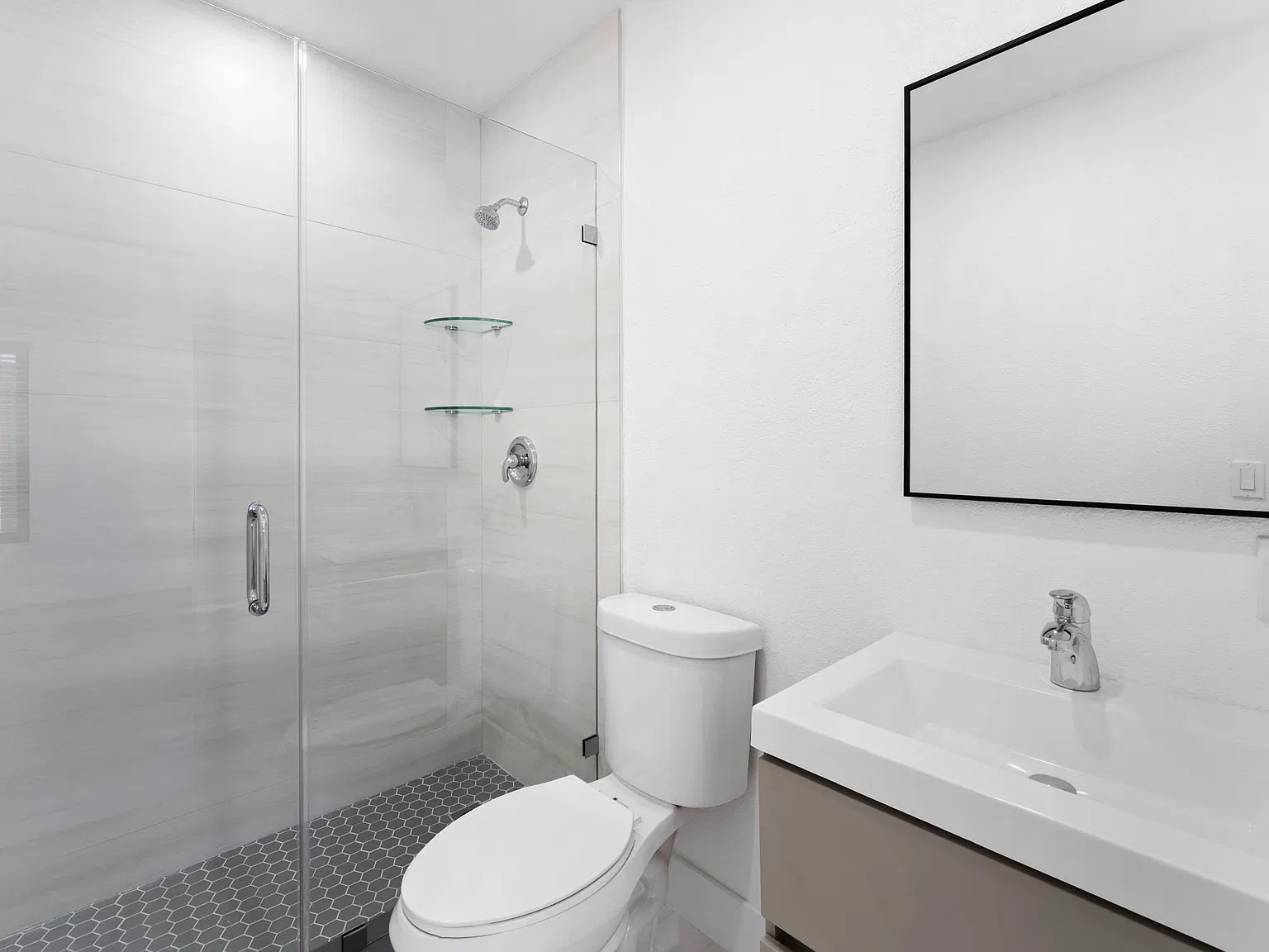 2 bed, 840 sqft, $3,000 — Photo 3