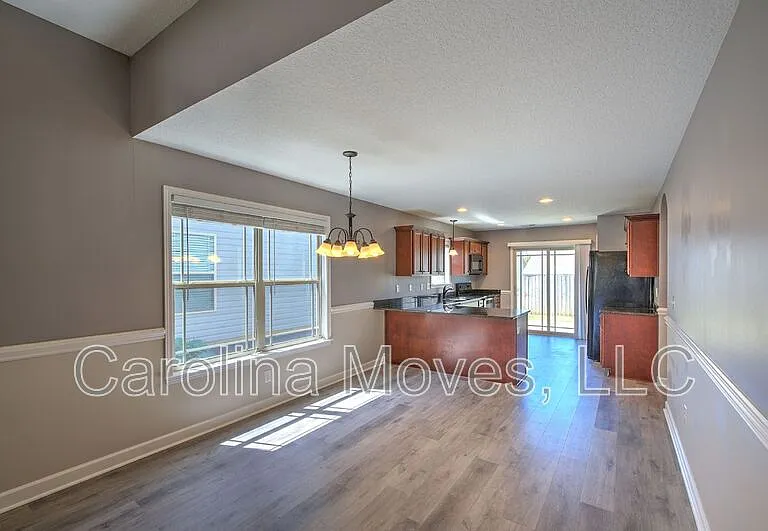 415 Aniken Cir — Photo 7