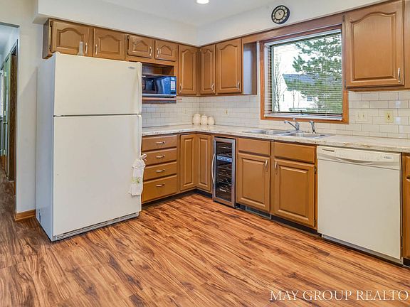 4th image of 2843 Belleglade Ct SE