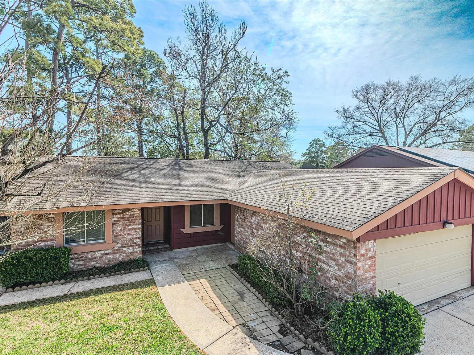 3 bed, 2.0 bath, 1399 sqft, $1,995 — Photo 2