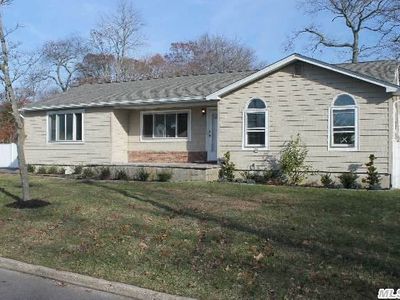 55 Avenue E, Holbrook, NY, 11741