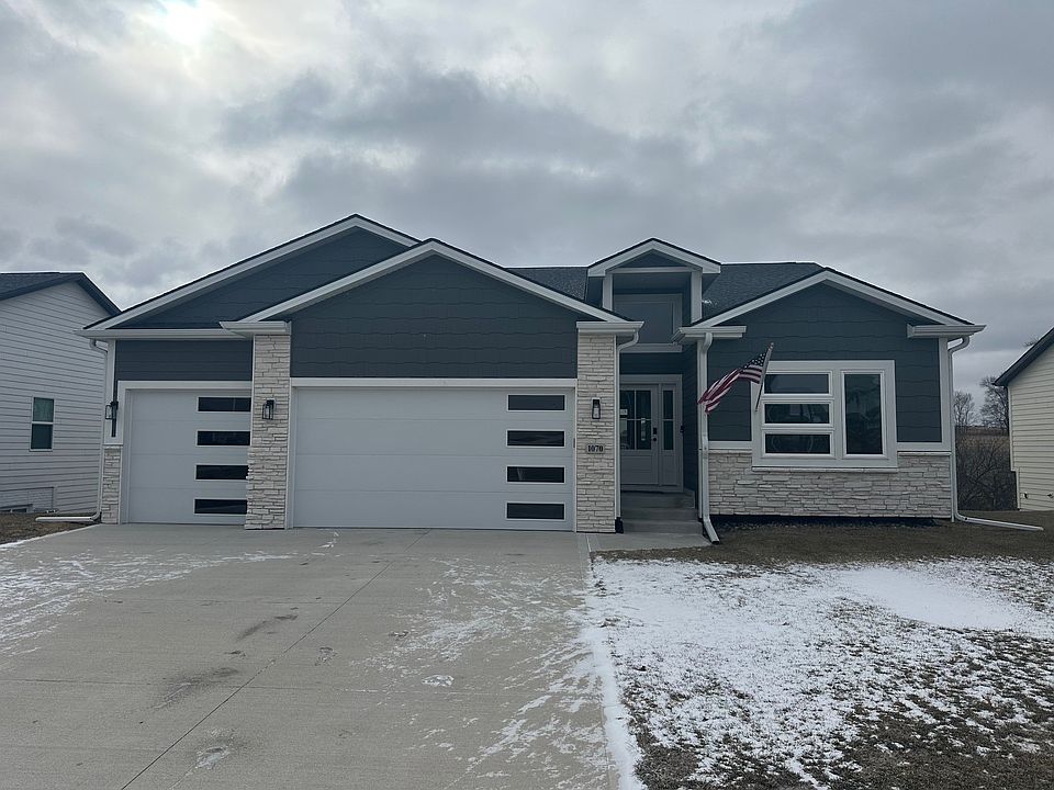 1st image of 1070 Harrington Way