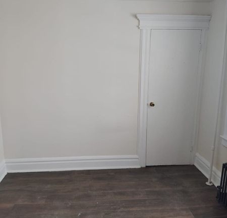3rd image of 134 Florence Ave