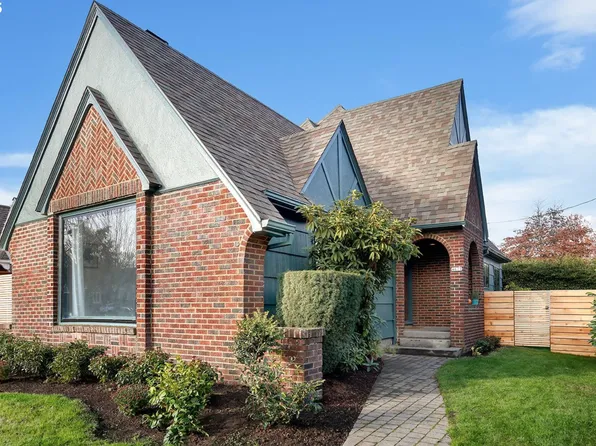 4621 NE Royal Ct, Portland, OR 97213