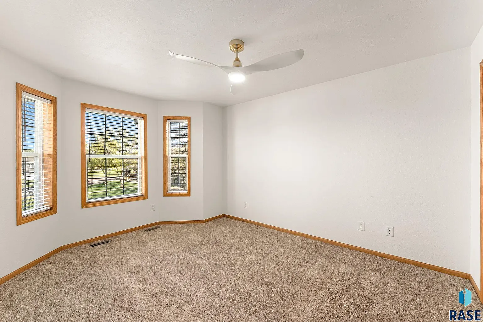 3 bed, 1684 sqft, $1,950 — Photo 4