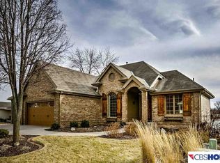 8409 Molokai Dr, Papillion, NE 68046