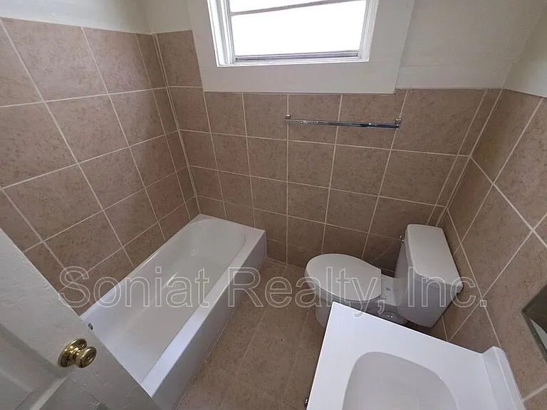 3108 Cleveland Ave — Photo 5