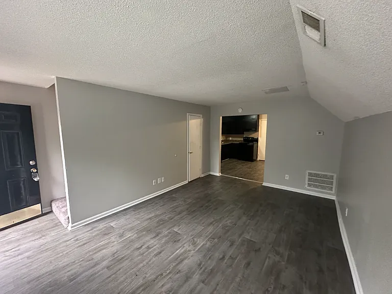 7655 Austin Dr — Photo 2