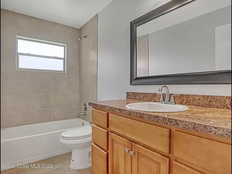 565 Grant Ave #565 — Photo 10