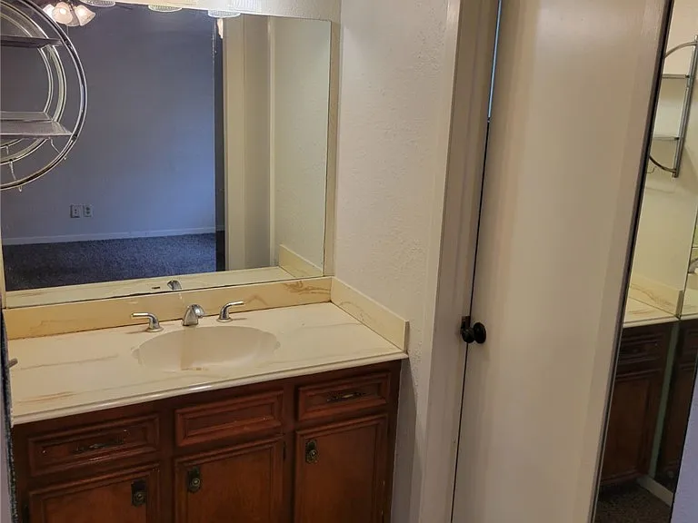1802 Leona Dr — Photo 14