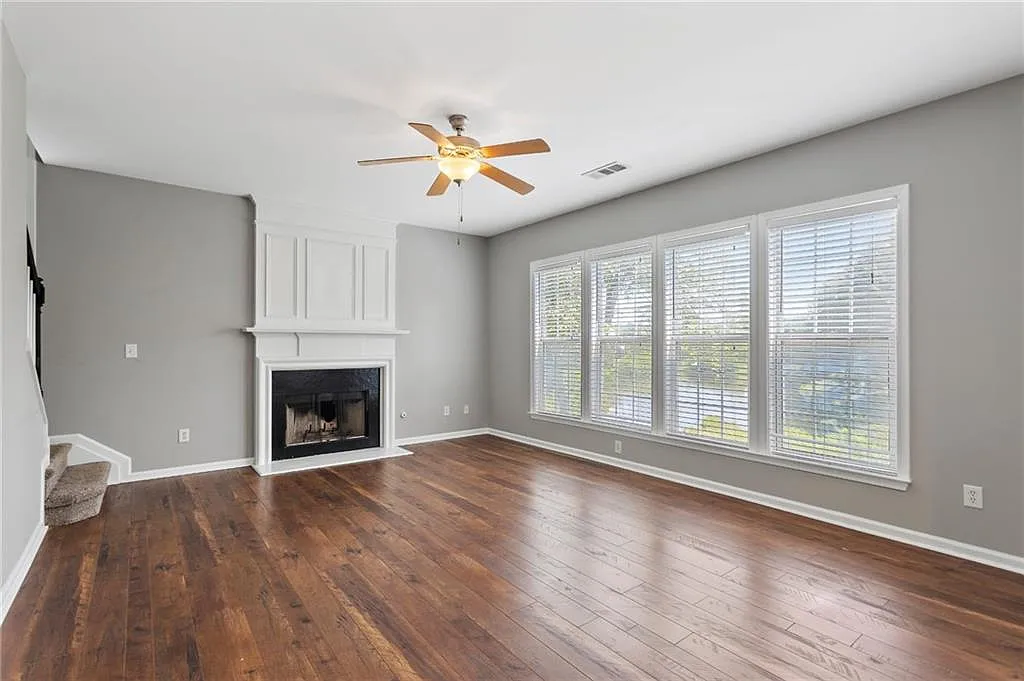 5 bed, 3.5 bath, 2878 sqft, $2,995 — Photo 1