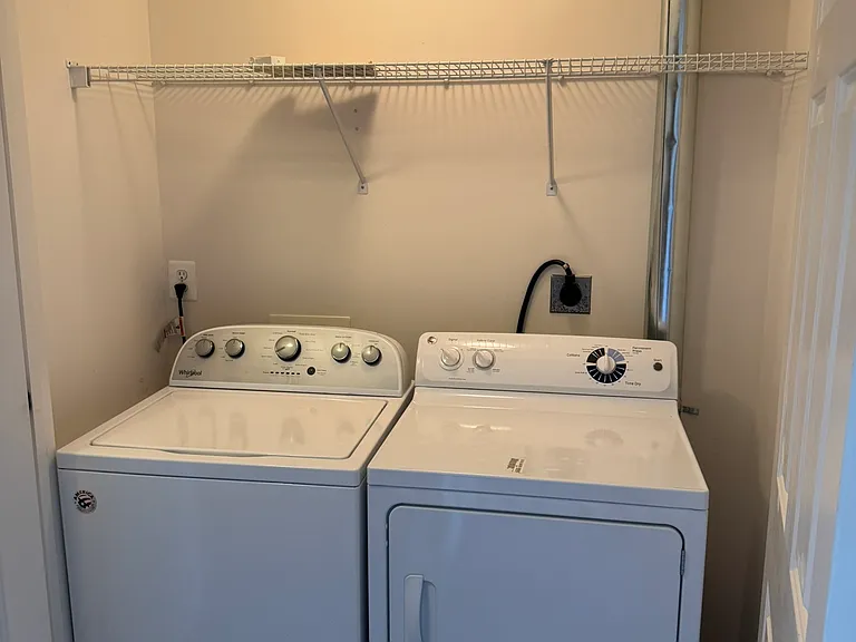 2743 Manhattan Pl — Photo 47