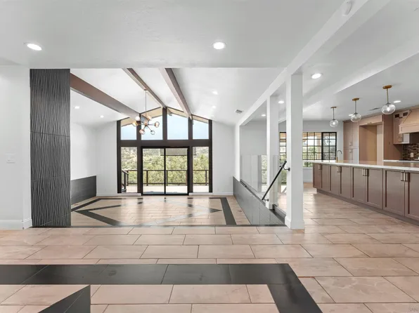 3006 Skycrest Dr, Fallbrook, CA 92028