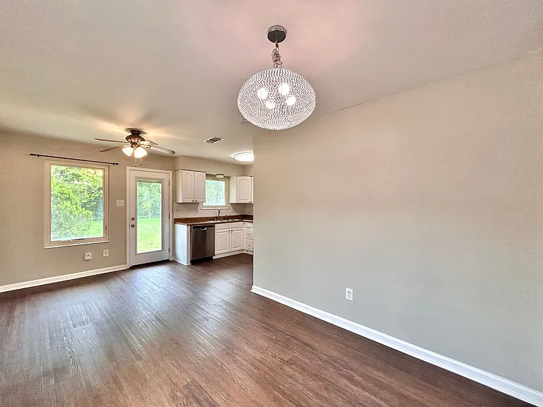 3305 Oak Aly — Photo 6