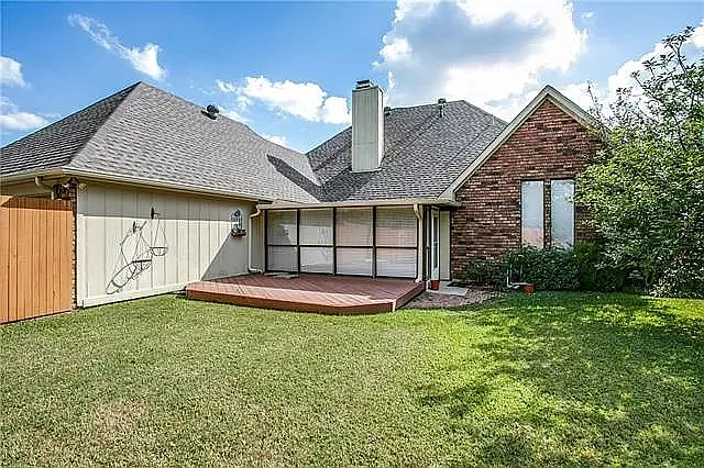 1207 Mistywood Ln — Photo 23