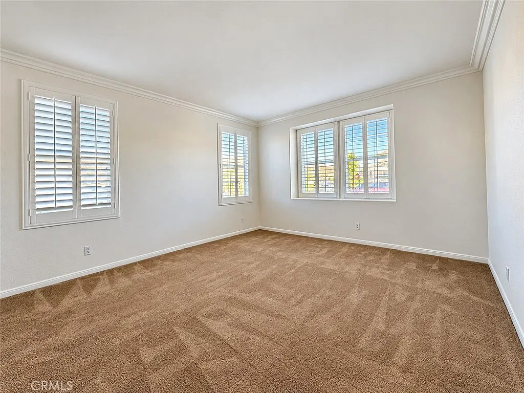 4 bed, 3437 sqft, $3,995 — Photo 4