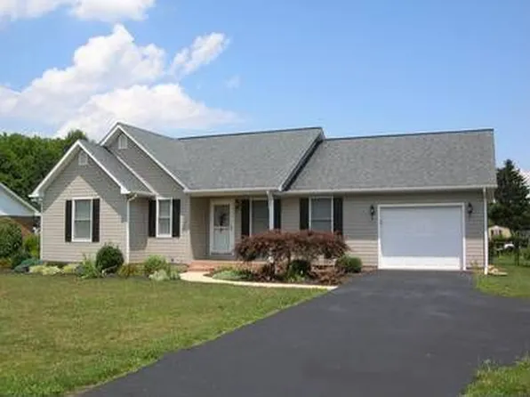 502 3rd St, Grottoes, VA 24441