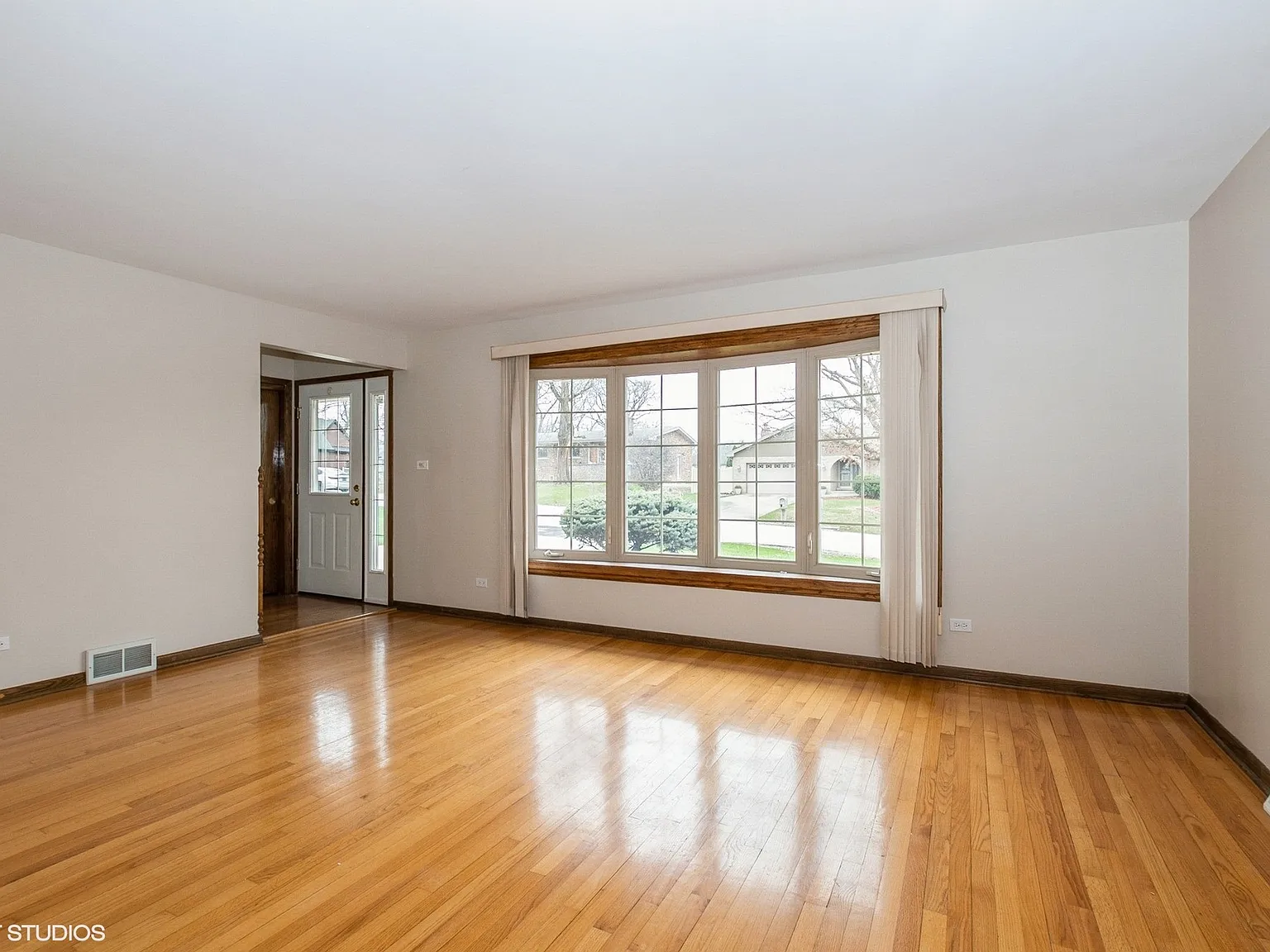 S 87th Ave, Palos Hills — Photo 2