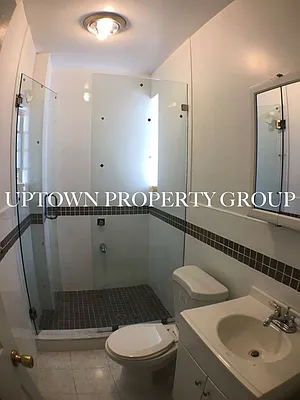 Rented by Uptown Property Group | media 28