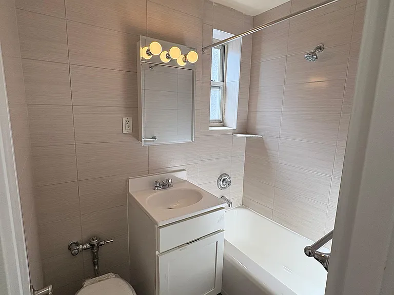 17542 Hillside Ave #3U — Photo 8