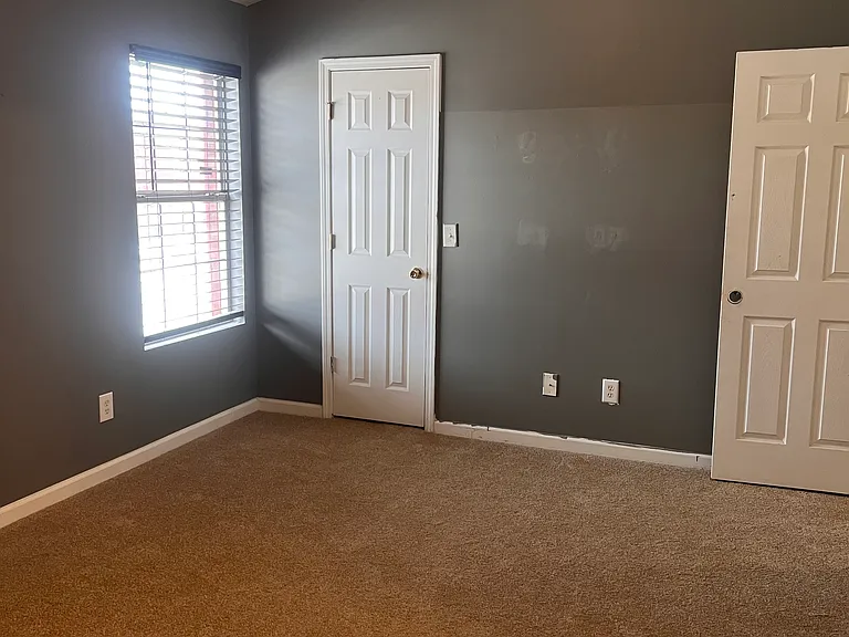 5599 Windfall Ln — Photo 8