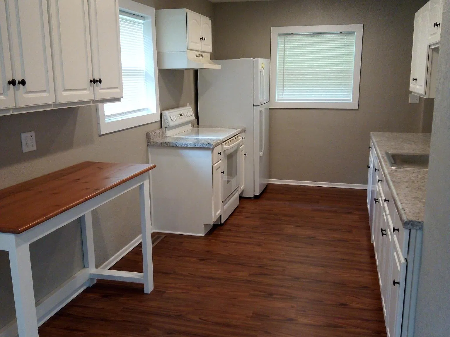 3 bed, 1140 sqft, $1,450 — Photo 2