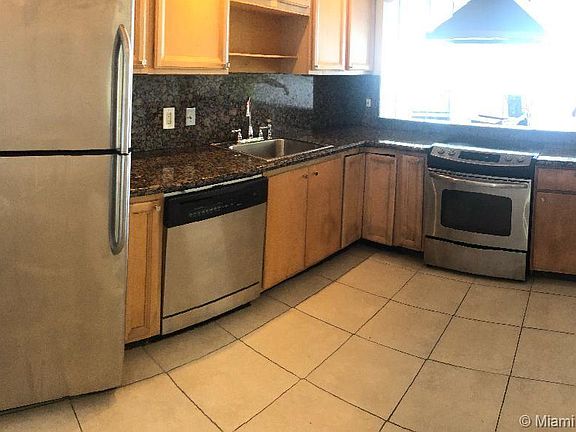 4th image of 1301 Miami Gardens Dr APT 324W