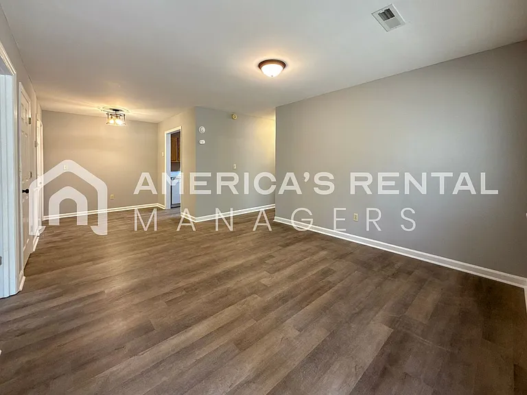 430 Canterbury Rd #F — Photo 6