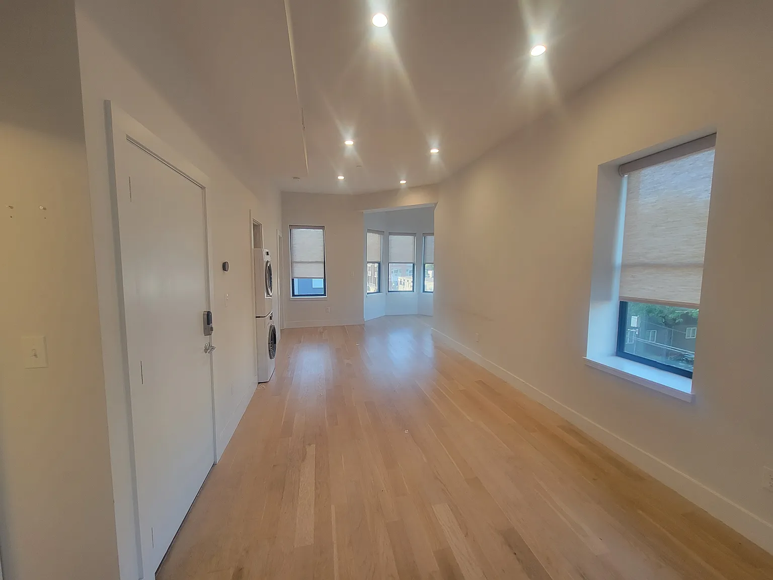 2 bed, 966 sqft, $3,550 — Photo 3