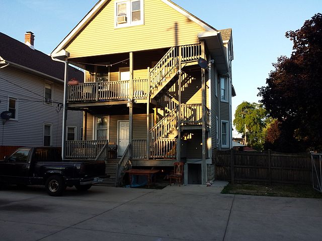 2nd image of 148 S 10th Ave
