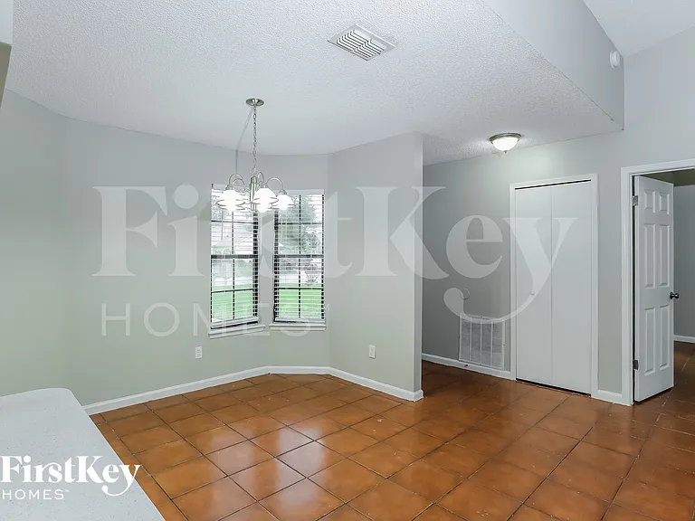 108 E Prindle Dr — Photo 4