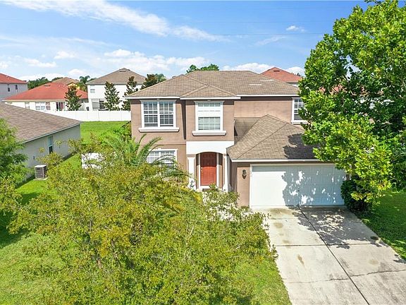 2nd image of 3271 Amberley Park Cir