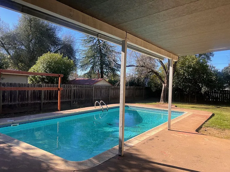 2910 Blue View St — Photo 16
