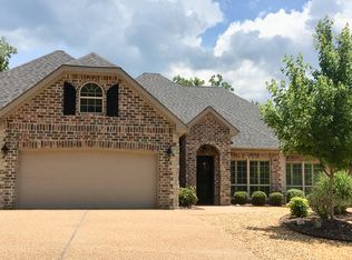 4 Goce Ln, Hot Springs Village, AR 71909