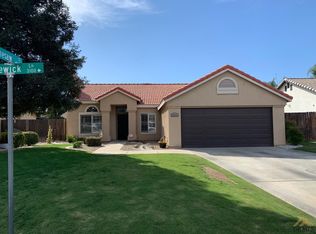 3017 Kennewick Ln, Bakersfield, CA 93312