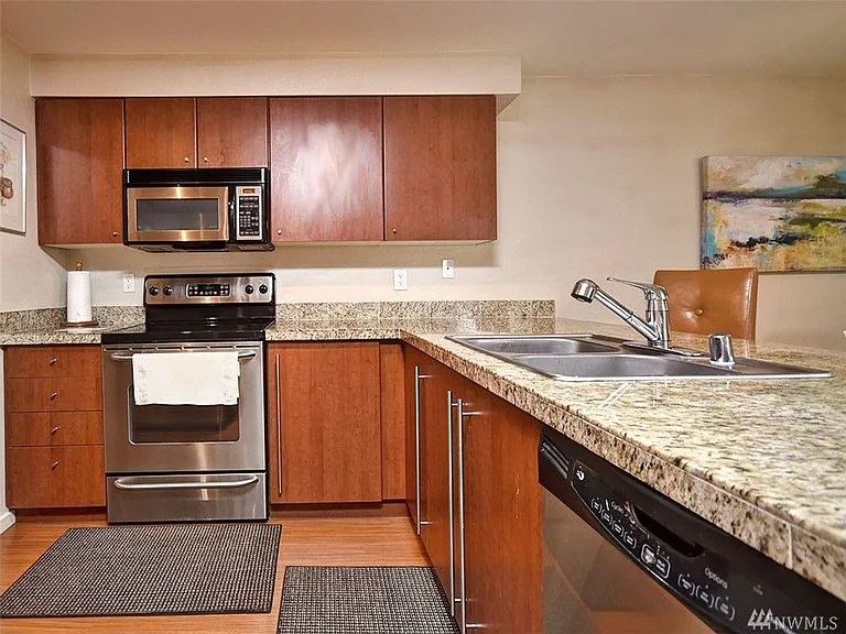 11307 NE 128th St #G104 — Photo 3
