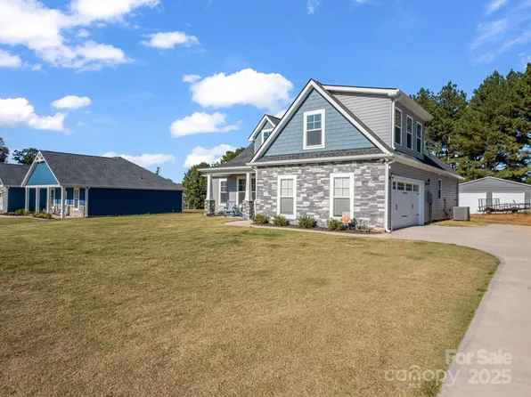 1266 W Rutledge Ave, Gaffney, SC 29341